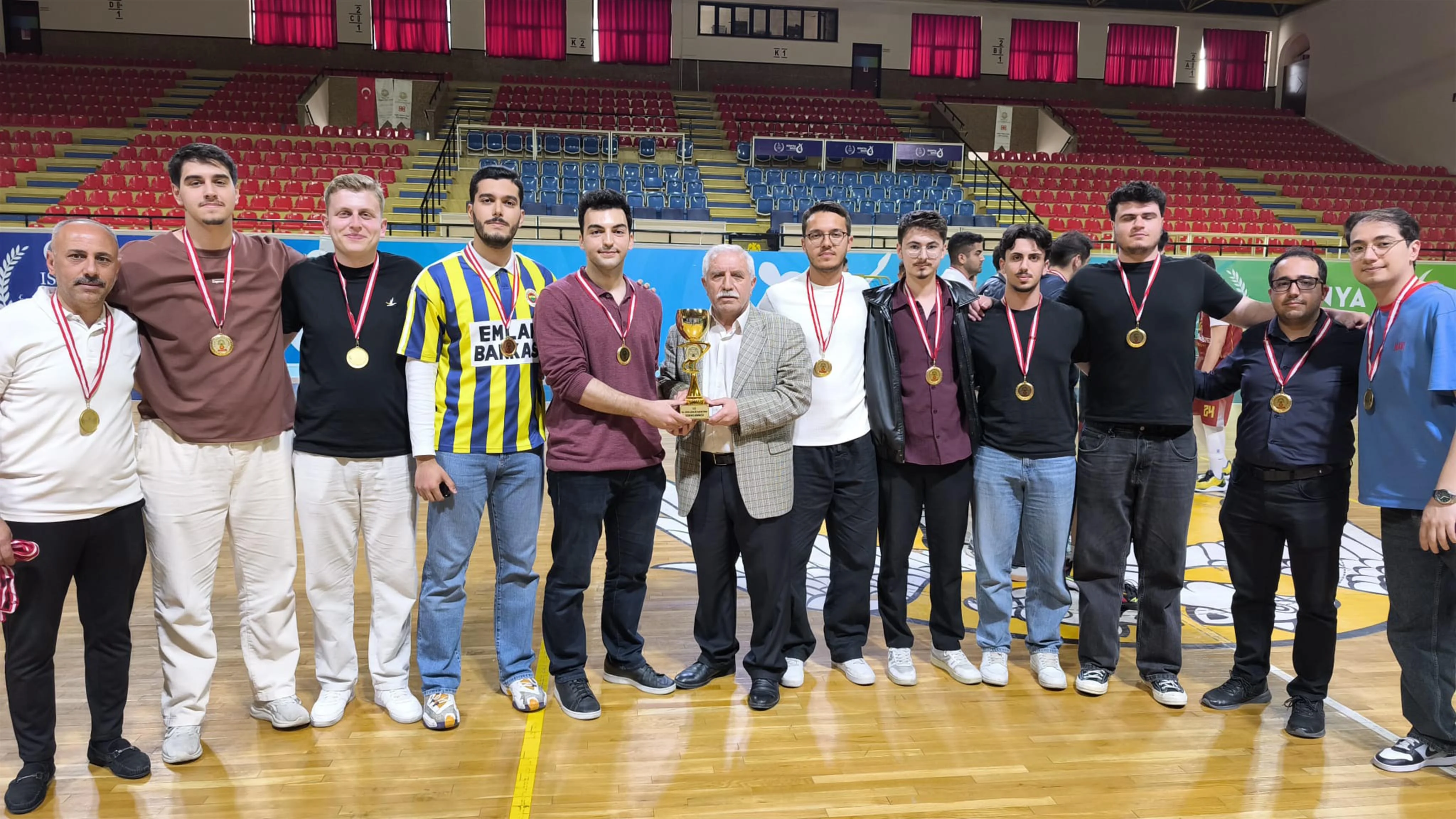 Selçuk Üniversitesi Spor Şenlikleri’nde kupa heyecanı